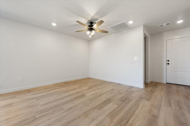 518 E 23rd Street, Wolfforth, TX 79382