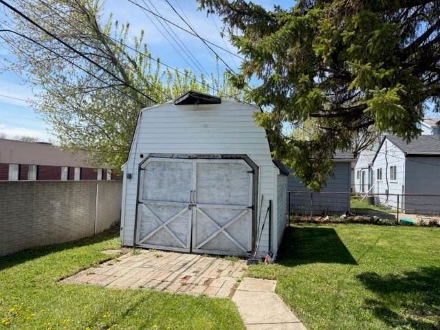 21186 Woodward Street, Clinton Township, MI 48035