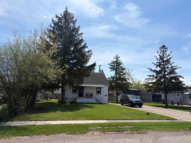 21186 Woodward Street, Clinton Township, MI 48035
