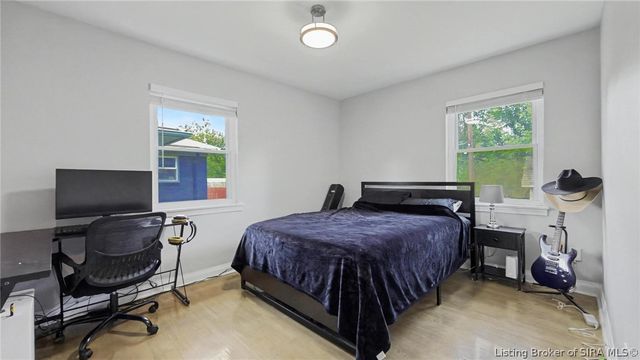 906 Morris Avenue, Jeffersonville, IN 47130