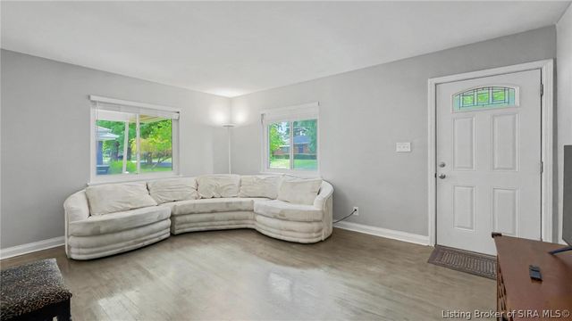 906 Morris Avenue, Jeffersonville, IN 47130