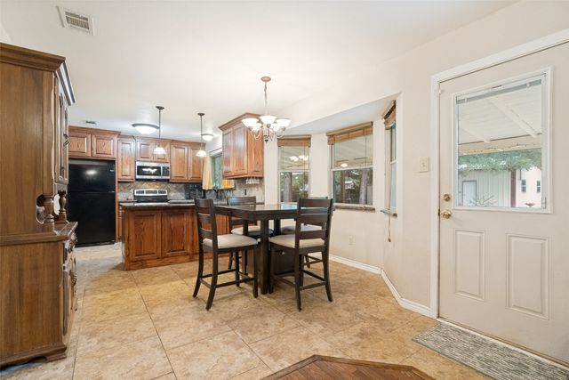 2009 Thousand Oaks Drive, Burleson, TX 76028