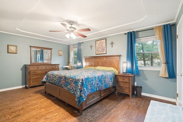 2009 Thousand Oaks Drive, Burleson, TX 76028