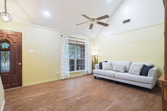 2009 Thousand Oaks Drive, Burleson, TX 76028