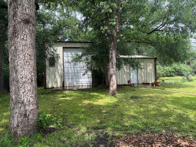 2009 Thousand Oaks Drive, Burleson, TX 76028