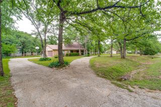 2009 Thousand Oaks Drive, Burleson, TX 76028