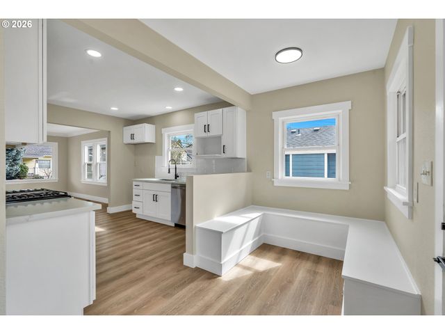 8745 N BURRAGE Ave, Portland, OR 97217