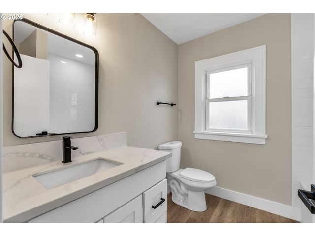 8745 N BURRAGE Ave, Portland, OR 97217