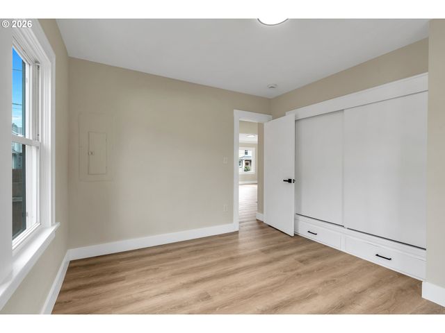 8745 N BURRAGE Ave, Portland, OR 97217