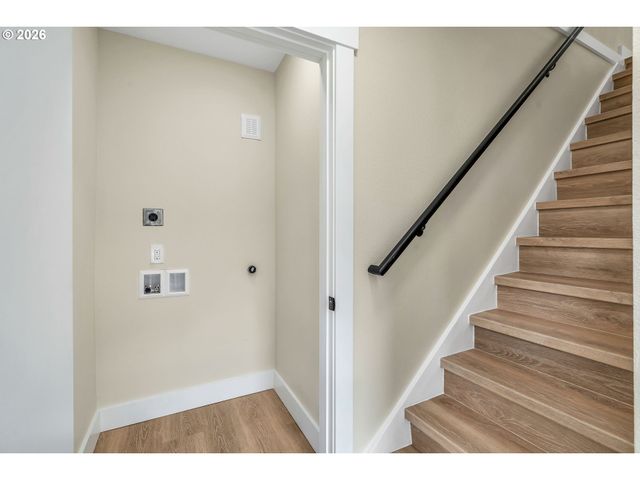 8745 N BURRAGE Ave, Portland, OR 97217