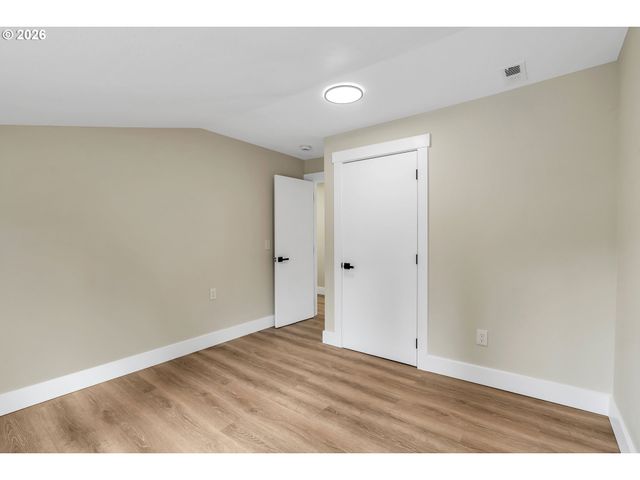 8745 N BURRAGE Ave, Portland, OR 97217