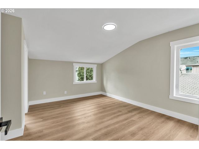 8745 N BURRAGE Ave, Portland, OR 97217