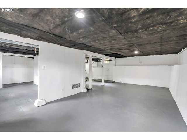 8745 N BURRAGE Ave, Portland, OR 97217