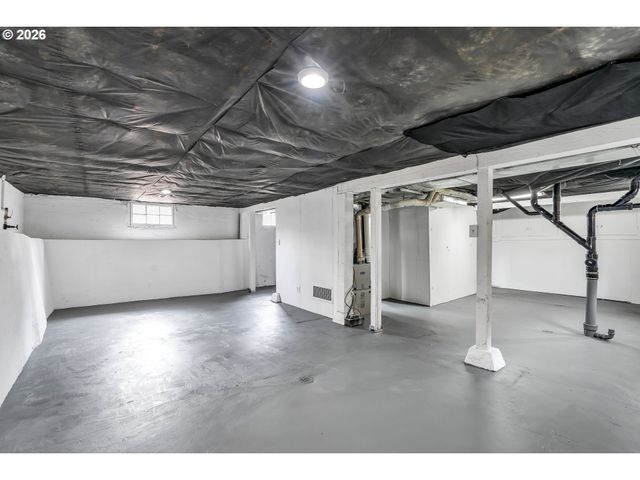 8745 N BURRAGE Ave, Portland, OR 97217