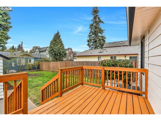 8745 N BURRAGE Ave, Portland, OR 97217