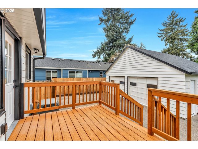 8745 N BURRAGE Ave, Portland, OR 97217