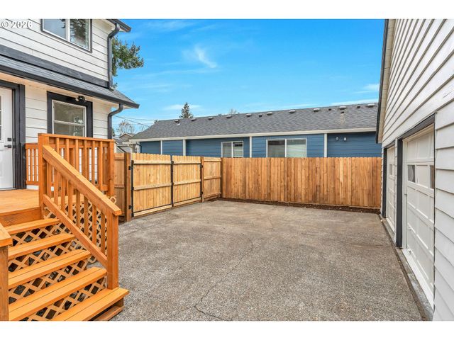 8745 N BURRAGE Ave, Portland, OR 97217