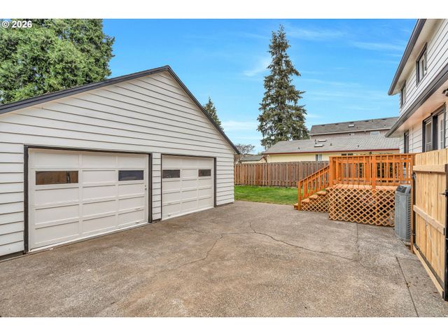 8745 N BURRAGE Ave, Portland, OR 97217