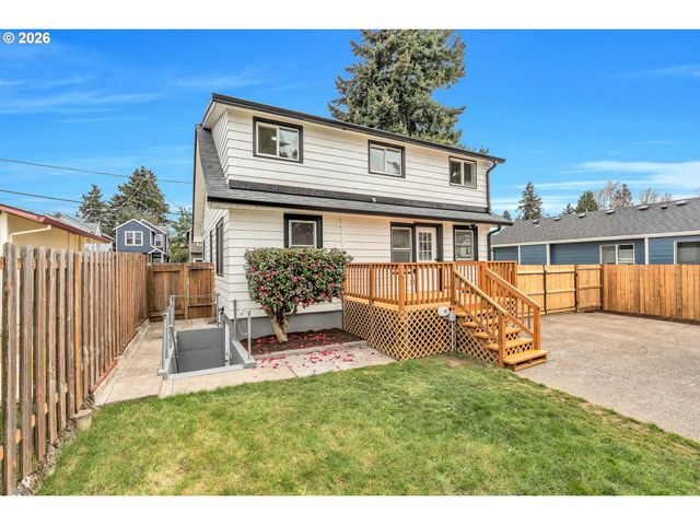 8745 N BURRAGE Ave, Portland, OR 97217