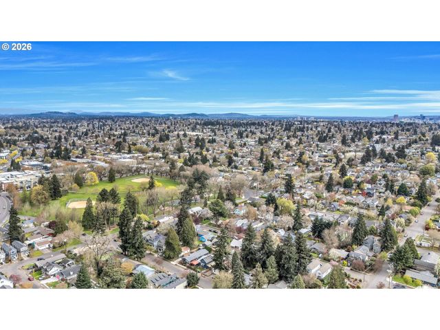 8745 N BURRAGE Ave, Portland, OR 97217