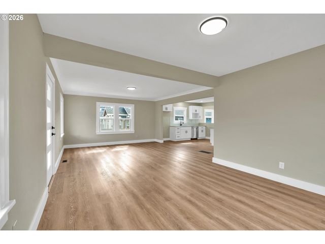 8745 N BURRAGE Ave, Portland, OR 97217