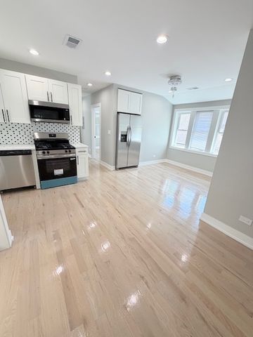 1427 N Lawndale Avenue, Chicago, IL 60651