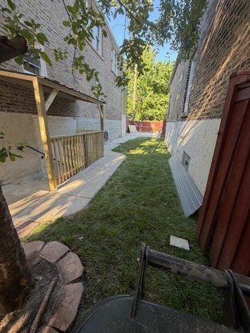 1427 N Lawndale Avenue, Chicago, IL 60651