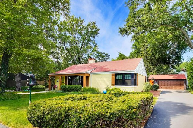 1353 Golf Avenue, Highland Park, IL 60035