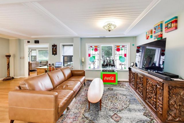 1353 Golf Avenue, Highland Park, IL 60035
