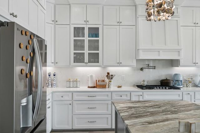 108 Bay Harbor Dr, Aransas Pass, TX 78336