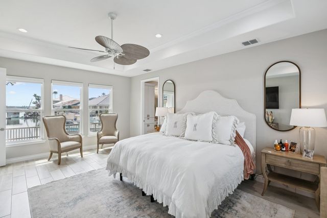 108 Bay Harbor Dr, Aransas Pass, TX 78336