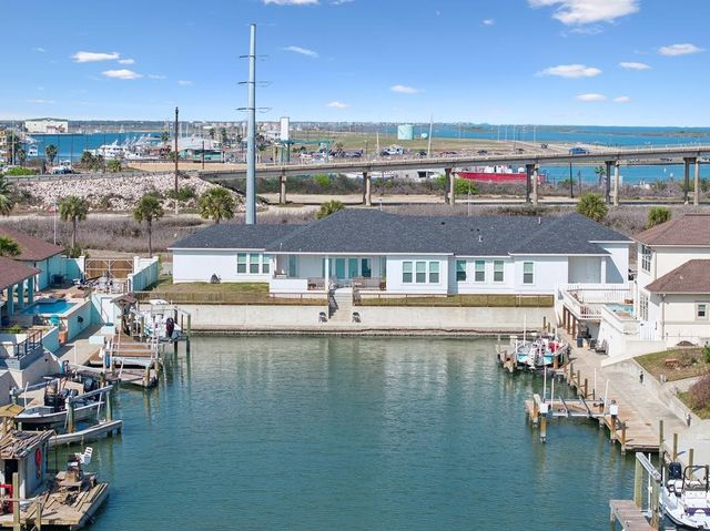 108 Bay Harbor Dr, Aransas Pass, TX 78336