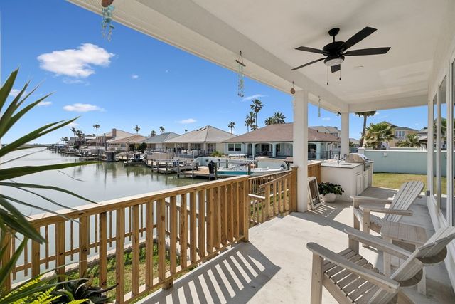 108 Bay Harbor Dr, Aransas Pass, TX 78336