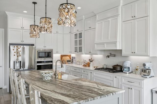 108 Bay Harbor Dr, Aransas Pass, TX 78336