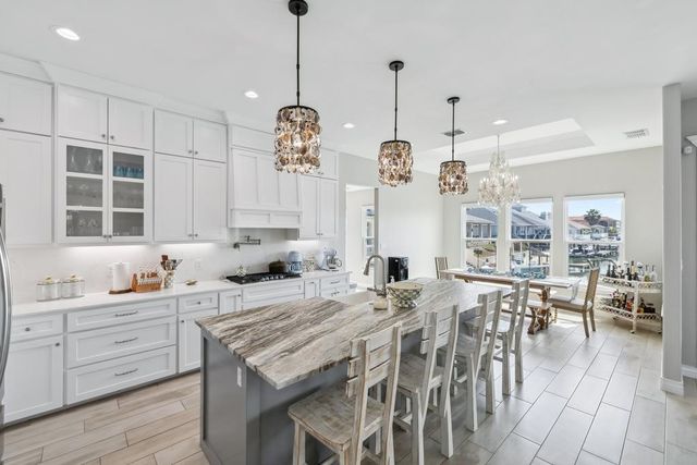 108 Bay Harbor Dr, Aransas Pass, TX 78336