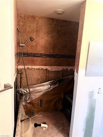 9150 Southmont CV 105, Fort Myers, FL 33908