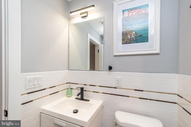 1817 INGERSOLL ST, Philadelphia, PA 19121