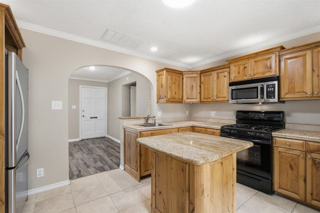 909 Keith Pumphrey Drive, River Oaks, TX 76114