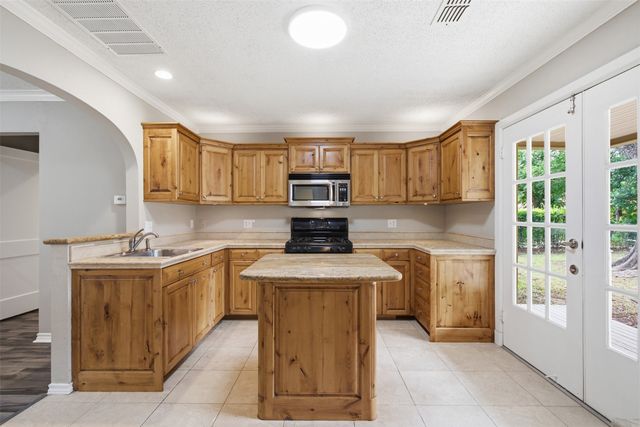 909 Keith Pumphrey Drive, River Oaks, TX 76114