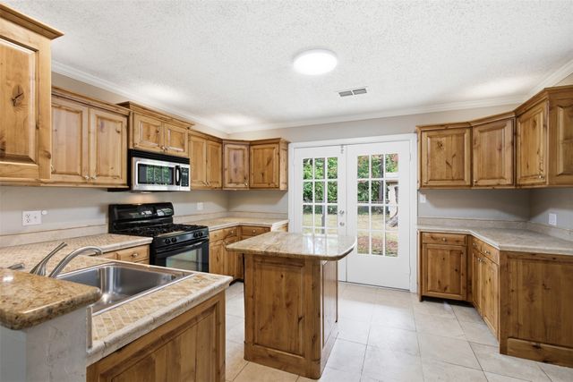 909 Keith Pumphrey Drive, River Oaks, TX 76114