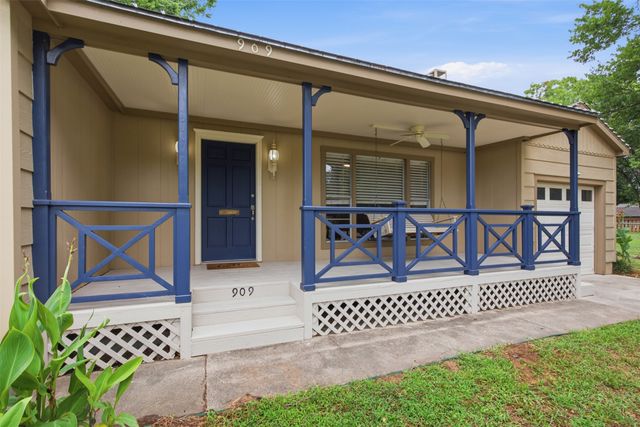 909 Keith Pumphrey Drive, River Oaks, TX 76114