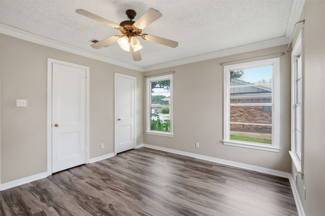 909 Keith Pumphrey Drive, River Oaks, TX 76114