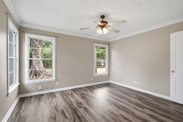 909 Keith Pumphrey Drive, River Oaks, TX 76114