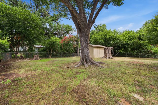 909 Keith Pumphrey Drive, River Oaks, TX 76114
