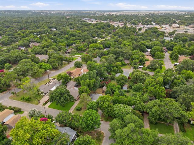 909 Keith Pumphrey Drive, River Oaks, TX 76114