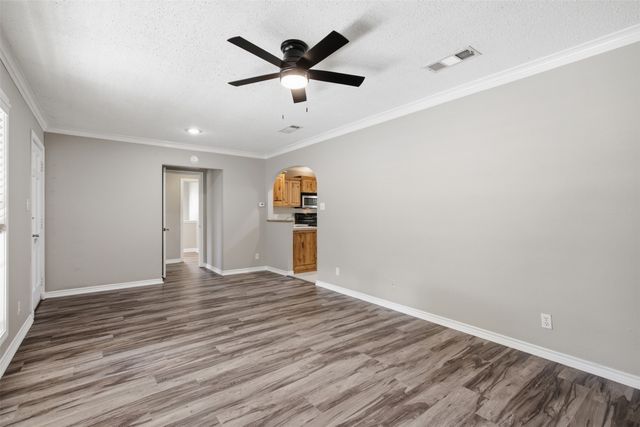 909 Keith Pumphrey Drive, River Oaks, TX 76114
