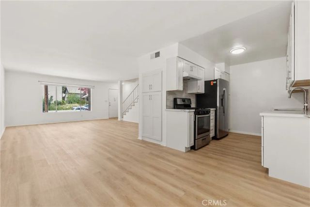 218 Thorne, Los Angeles, CA 90042