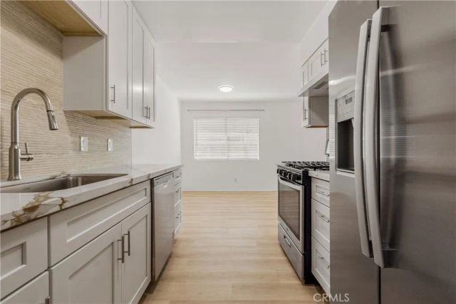 218 Thorne, Los Angeles, CA 90042