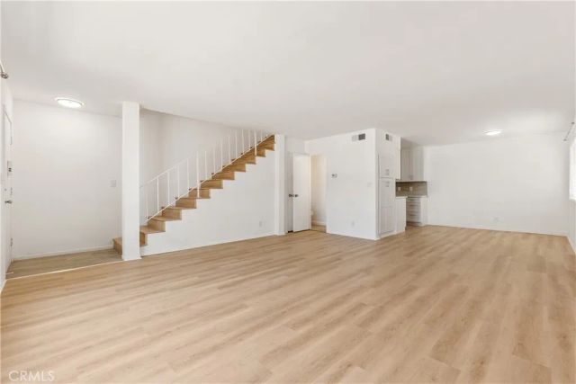 218 Thorne, Los Angeles, CA 90042