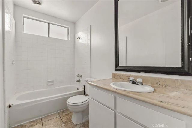 218 Thorne, Los Angeles, CA 90042